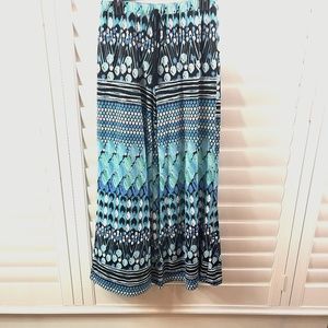 EUC New Direction Ladies Palazzo pants in blue Multi size S